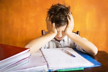 Un savant american susține că temele pe acasă nu sunt eficiente pentru elevi