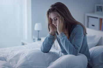 8 semne că glanda tiroidă nu funcționează corect – află cum îți afectează sănătatea