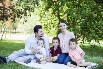 Familia Manciu se pregătește să emigreze din țară