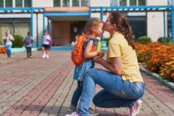 Trucul mamelor cu copii activi. Cum îi scapă ușor de vânătăi, crampe musculare și cucuie