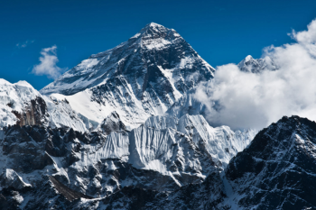 Everest a crescut brusc în înălțime. Cât măsoară acum și cum explică experții fenomenul excepțional