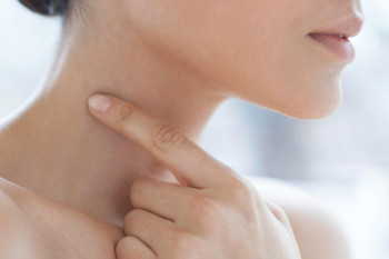 Inelele lui Venus: Cum să scapi de ridurile și pliurile de pe gât în mod eficient și natural