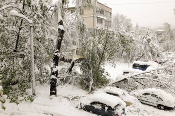 (Foto) Urgia în capitală continuă. Avem stare de urgență!