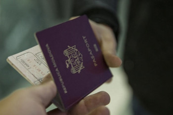 Pașaportul moldovenesc de tip nou va avea 45 de elemente de securitate