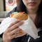 Mâncarea de tip fast-food consumată înainte de sarcină poate afecta alăptarea, spune un nou studiu
