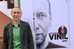 VINIL de Igor Guzun - o carte ca o jucărie veche din copilăria noastră