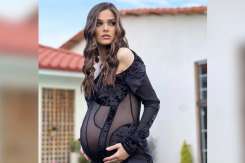 Theo Rose, pictorial îndrăzneț, cu burtica la vedere