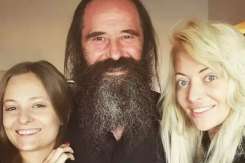 Ce se întâmplă cu tatăl artistei Delia. Toată familia este în alertă