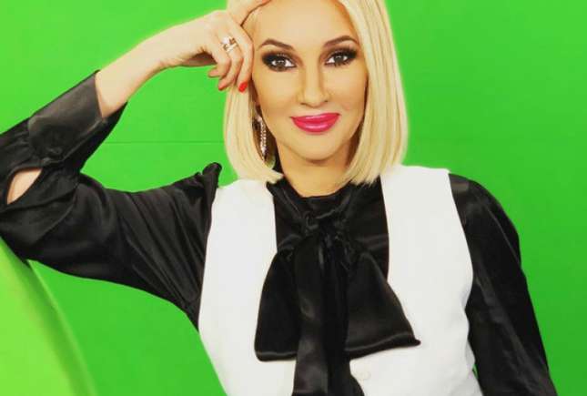 Prezentatoarea Lera Kudreavțeva a arătat implantul mamar care i s-a spart și a povestit cum a descoperit problema