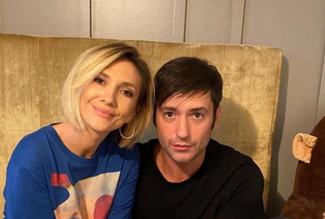Adela Popescu despre schimbările hormonale în sarcină: Am pufnit într-un hohot de plâns, iar Radu mă enerva că nu mă înțelege