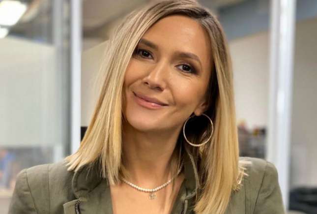 (FOTO) Adela Popescu a născut. Mesajul actriţei şi prima fotografie din spital