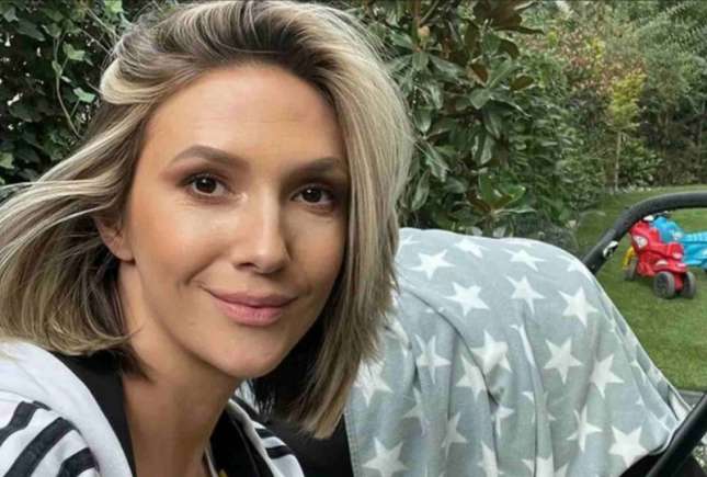 Cum arată Adela Popescu în costum de baie după trei sarcini. Fanii au rămas impresionați