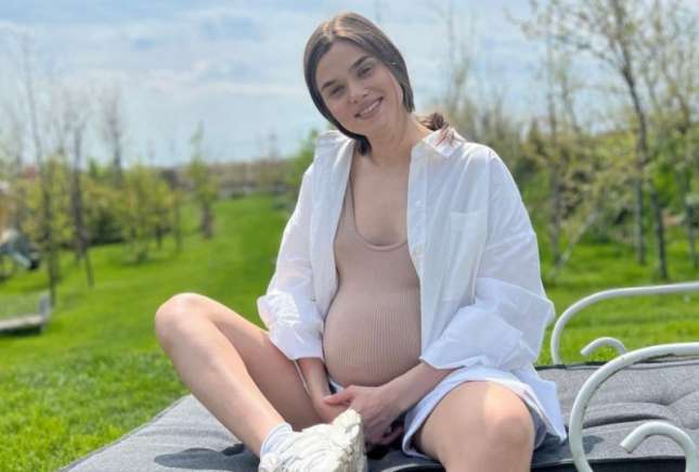 Theo Rose, nevoită să nască prin cezariană. Ce i-au transmis medicii