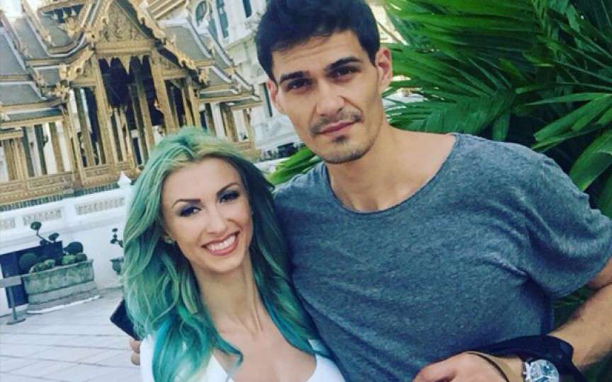 Burtica Andreei Bălan a fost desenată de iubitul ei, George