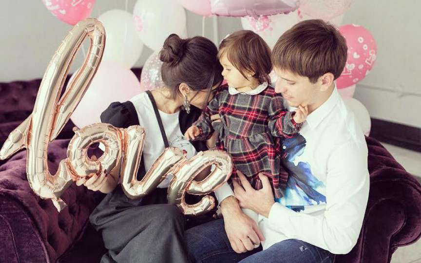 Elena Bivol ne surprinde cu noi fotografii de la prima aniversare a fetiței sale