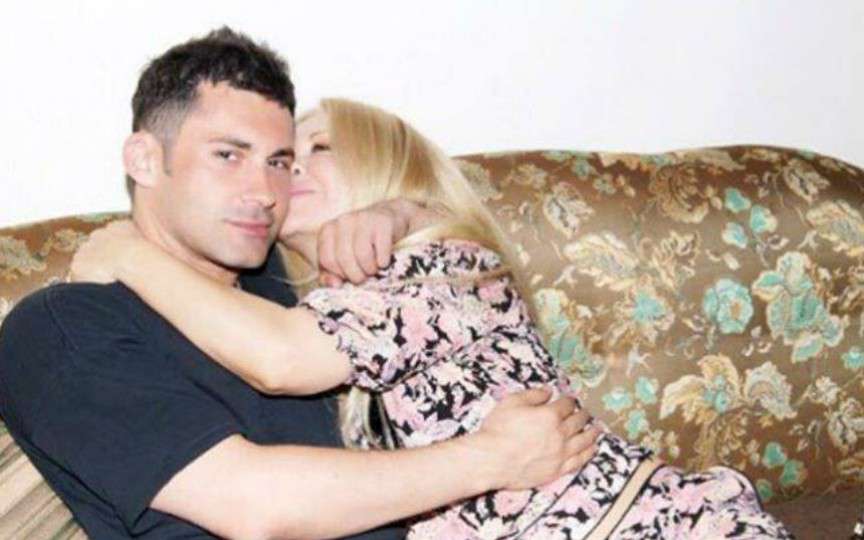 (FOTO) Dan Balan este astăzi omagiat. Mama îl felicită foarte emoționant!