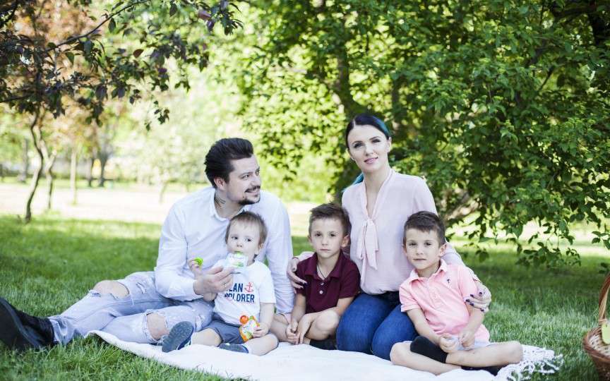 Familia Manciu se pregătește să emigreze din țară