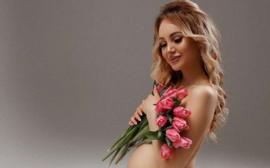 Bloggerița și interpreta Kătălina Rusu a născut