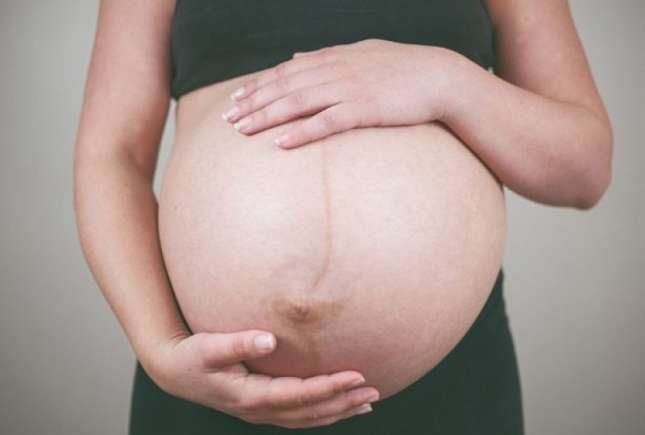 9 boli de piele în sarcină, explicate de medicul dermatolog