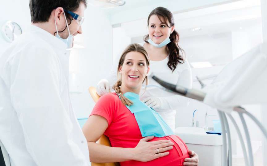 5 întrebări pentru medicul stomatolog despre problemele dentare în sarcină
