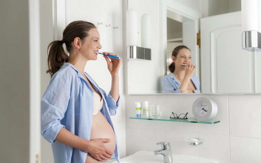Medic stomatolog: Sarcina este “acuzată” pe nedrept de apariția problemelor dentare