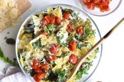 Paste cu salată Caesar