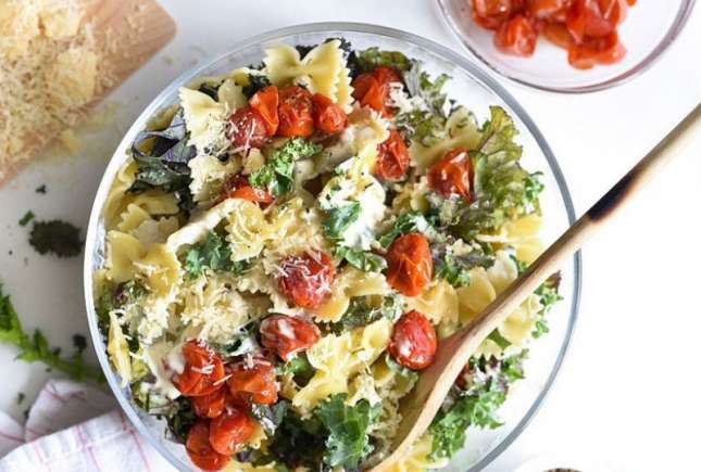 Paste cu salată Caesar