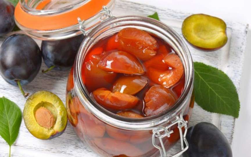 O rețetă inedită: prune murate