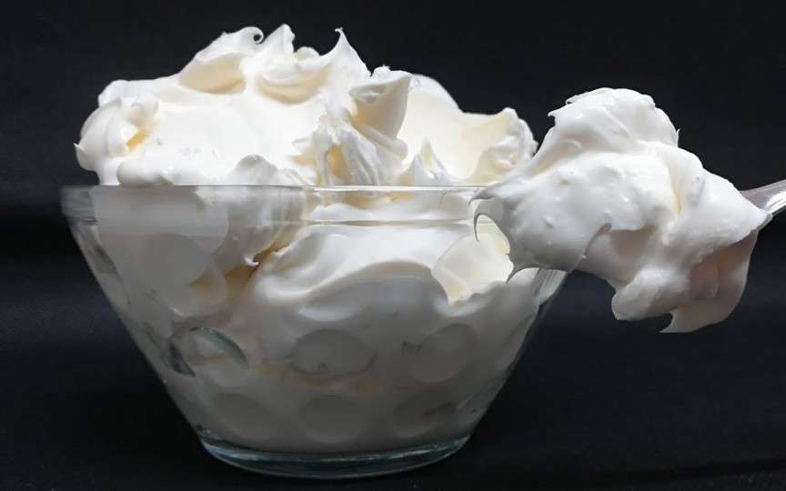 Mascarpone de casă, din două ingrediente ieftine