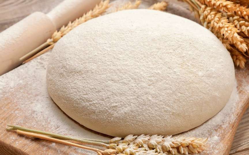 Cea mai tare rețetă de aluat fără ouă. E pe bază de iaurt și numai bun pentru plăcinte, pizza și brioșe
