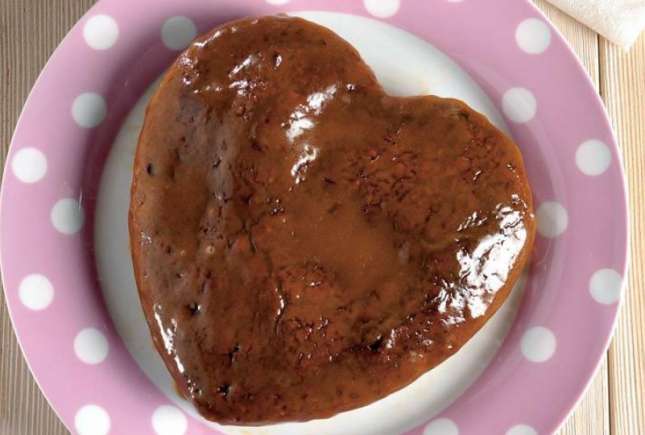 Chec din ciocolate şi caramele
