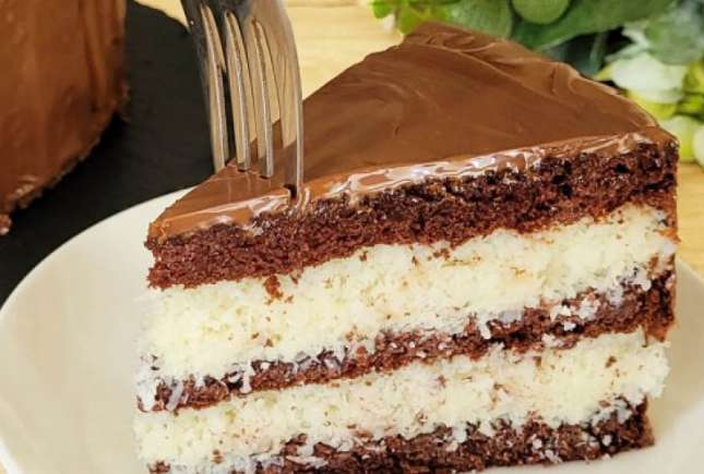 Tort de casă Bounty. Rețetă foarte simplă și foarte delicioasă, explicată pas cu pas