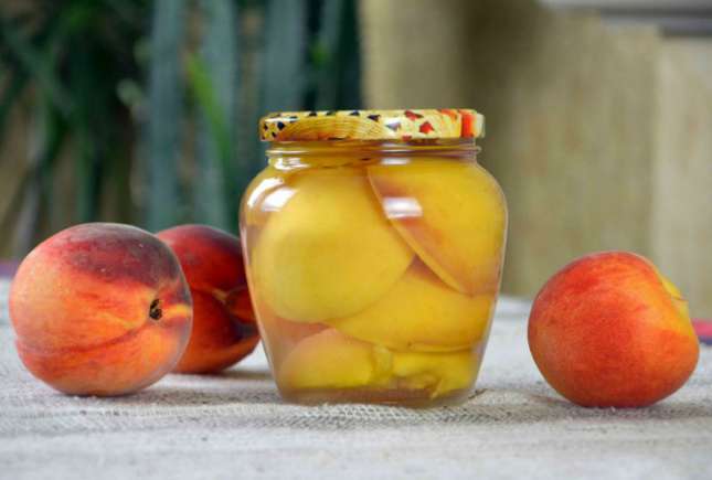 Rețeta simplă a compotului de piersici ca la mama acasă