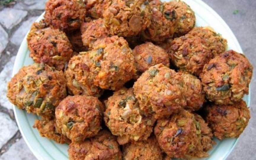 Chifteluțe din vinete – foarte delicioase și ușor de pregătit