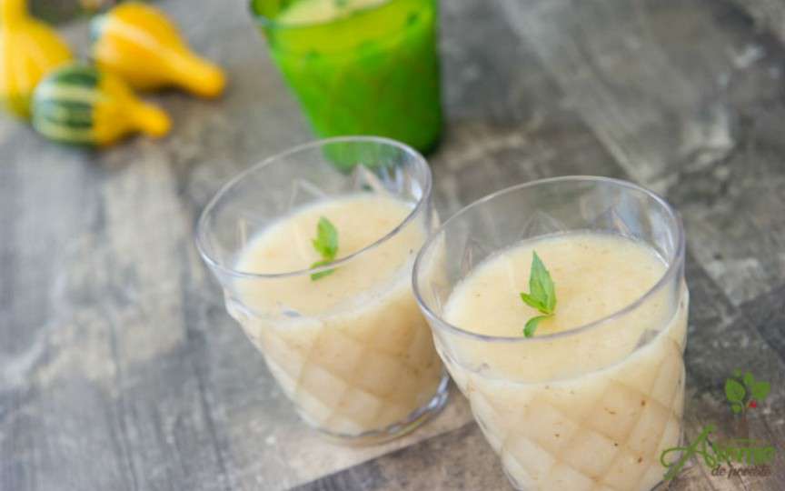 Smoothie digestiv cu ghimbir, gata în 5 minute