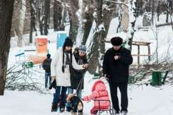 Ciocolată fierbinte, vată dulce și baloanele gratuite pentru toți vizitatorii Parcului Valea Trandafirilor