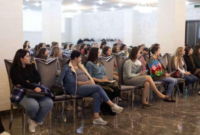 Festivalul Mamelor: „Alimentația naturală - cel mai perfect antrenament al sistemului imunitar”