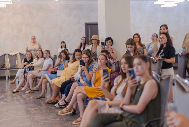 Festivalul Mamelor 12 iulie 2024: Un copil sănătos – o mamă fericită
