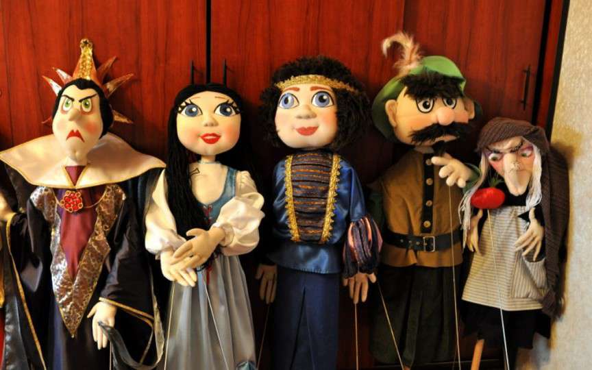 Mergeți cu cei mici la teatru! Iată repertoriul spectacolelor din luna martie