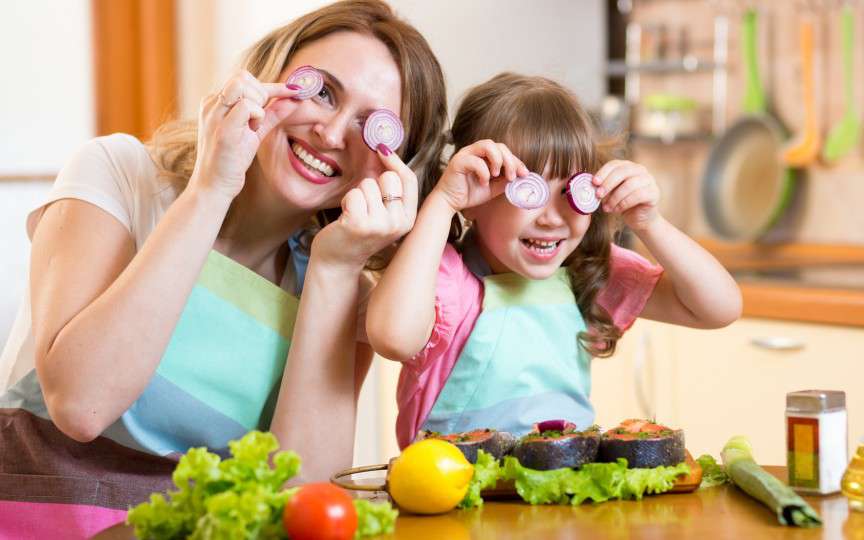 Află cum să creezi obiceiuri sănătoase în alimentaţia copilului tău