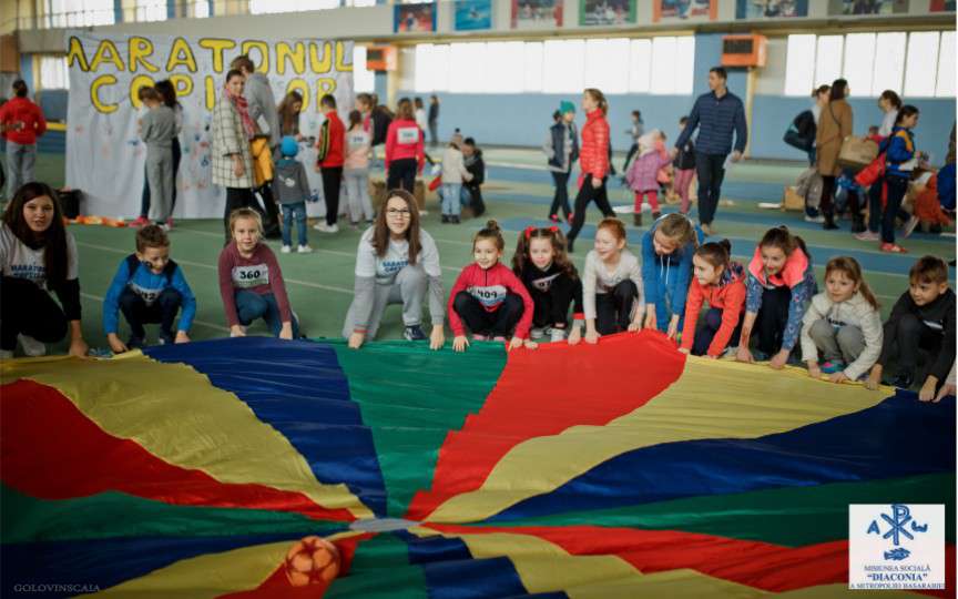 Vedeți ce soartă vitregă au trei micuți care pot fi ajutați la Maratonul Copiilor!