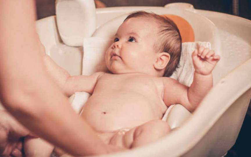 Medic pediatru: Cum îngrijim corect pielea bebelușului