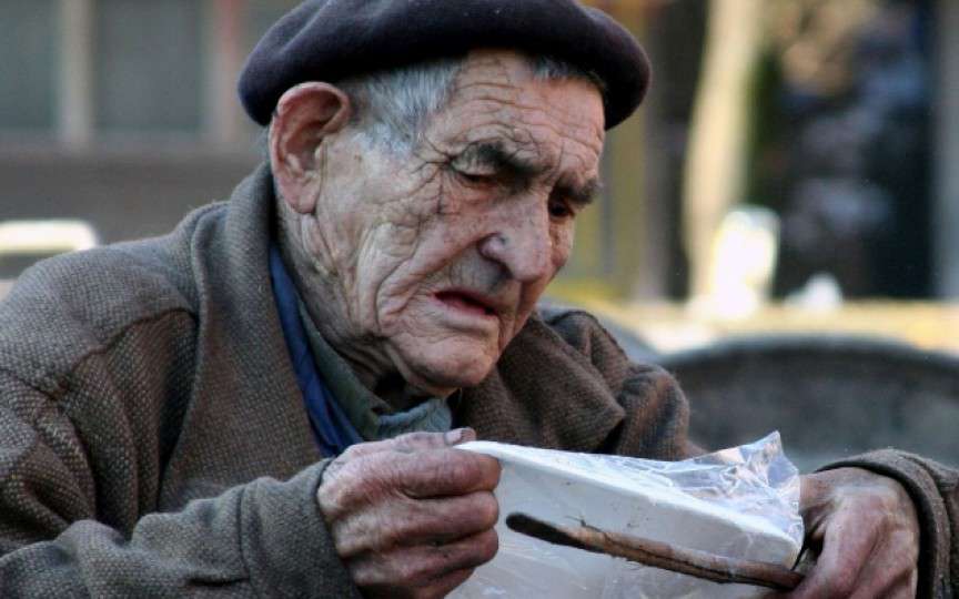 În ajun de sărbători, donează alimente pentru a aduce bucurie pe masa persoanelor nevoiașe