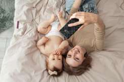 O mamă millennial regretă pozele bebelușului făcute doar cu filtre digitale: Mi-e dor de amintirile reale