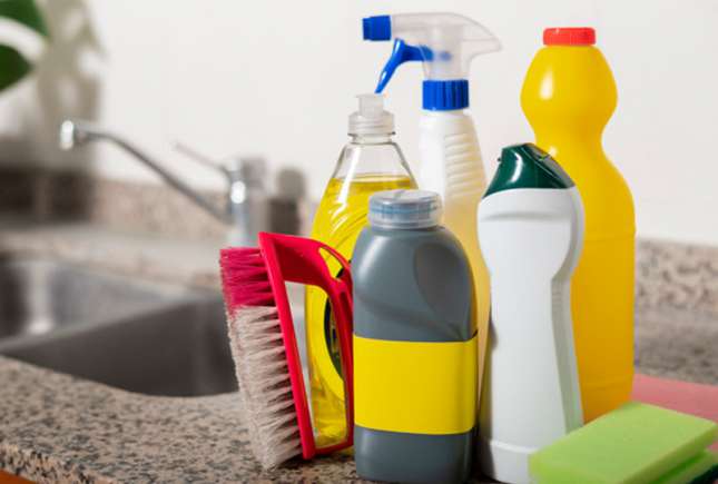 Studiu alarmant: Substanțele chimice din casă pot afecta dezvoltarea creierului fătului