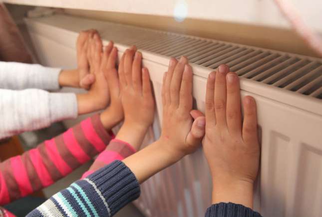 Căldura rămâne pornită în Chișinău: Termoelectrica permite reconectarea agentului termic în blocurile deconectate