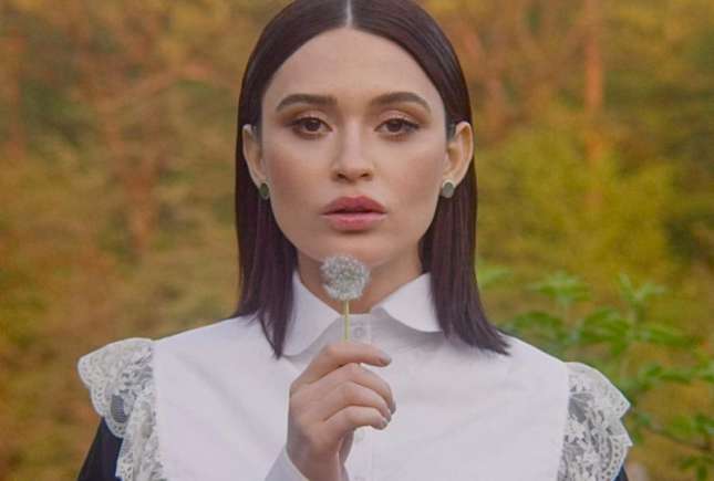 Irina Rimes fără inhibiții. Artista, aproape goală și cu bustul la vedere