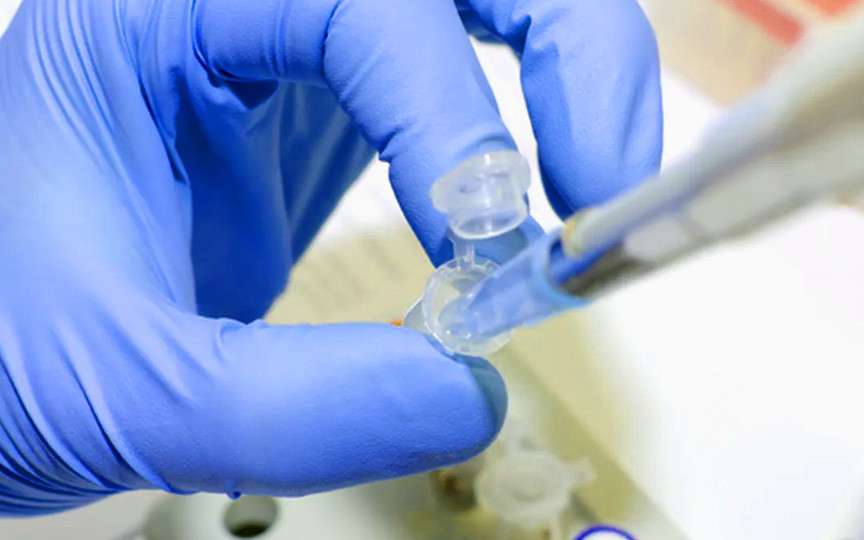FDA aprobă primul tratament eficient pentru un tip rar de cancer ovarian rezistent la chimioterapie