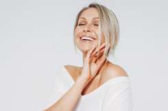 6 obiceiuri de beauty pe care trebuie să le uiți după 40 de ani