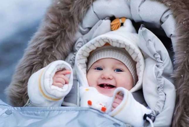 5 sfaturi de care să ții cont, pentru a-ți îngriji nou-născutul în anotimpul rece